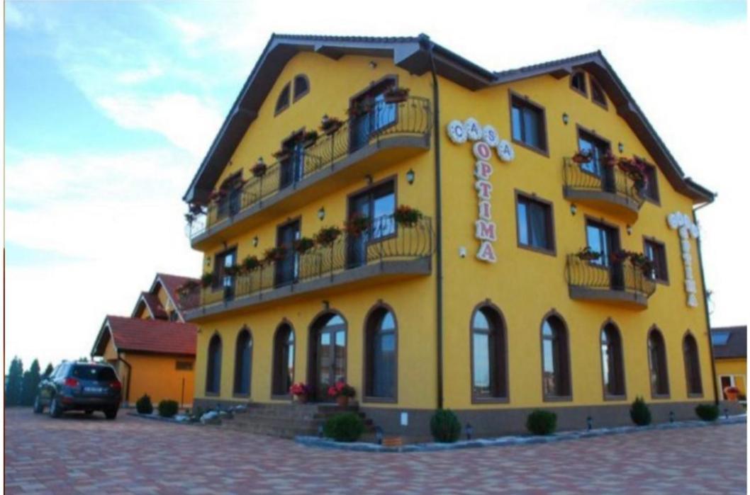 Casa Optima Hotel Oradea Buitenkant foto