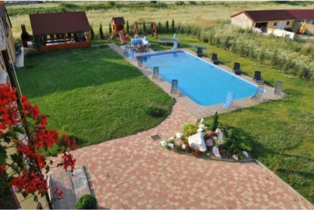 Casa Optima Hotel Oradea Buitenkant foto