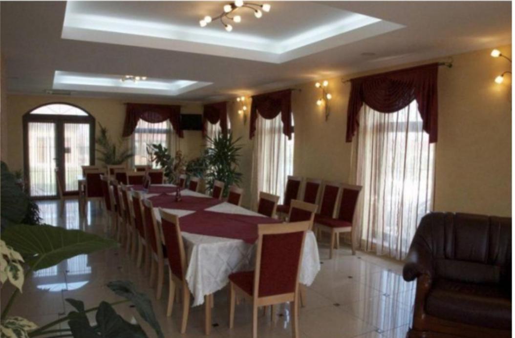 Casa Optima Hotel Oradea Buitenkant foto